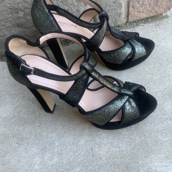 Cavallini Made In Italy Iridescent Leather Platform Peep-Toe T-Strap High Heels - Picture 4 of 14